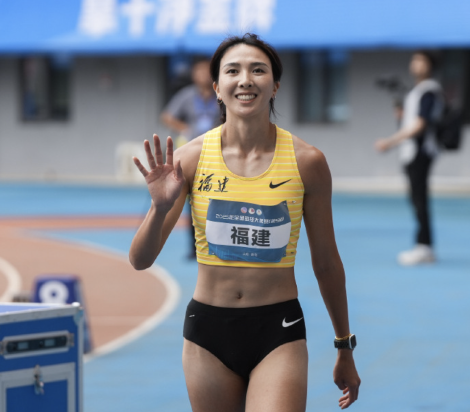 那场比赛后, 她在冲线的 那场比赛后, 她在冲线的