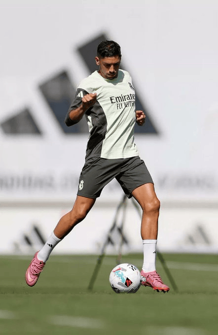 右腿肌肉超, 因伤缺阵的