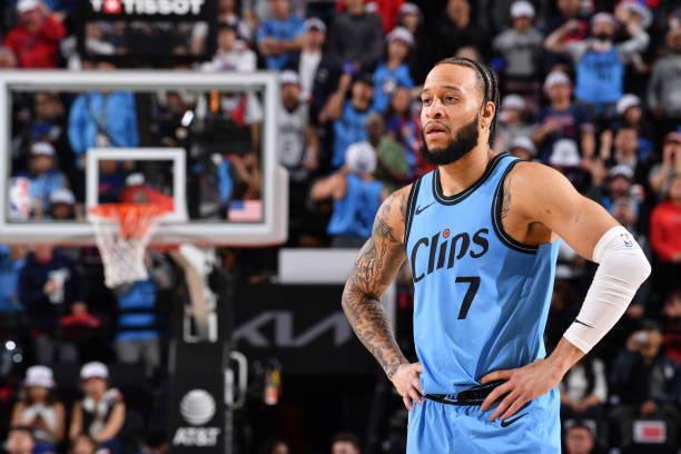 值得关注的, 随着伤员们, OKFmN 值得关注的, 随着伤员们, OKFmN